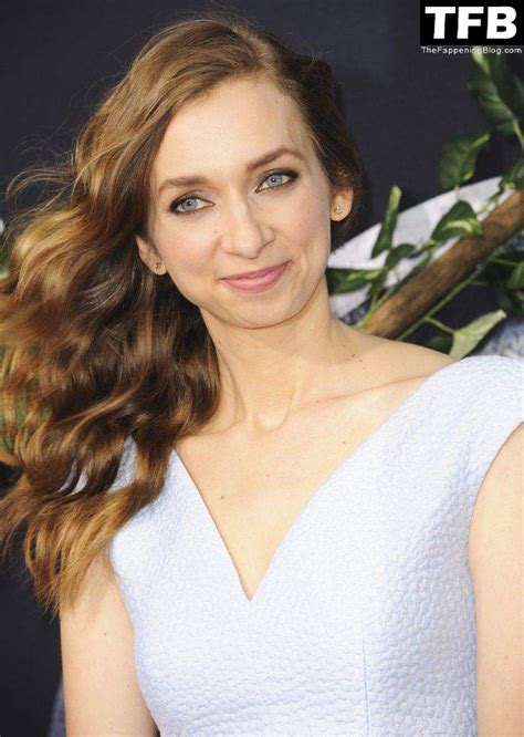 lauren lapkus naked